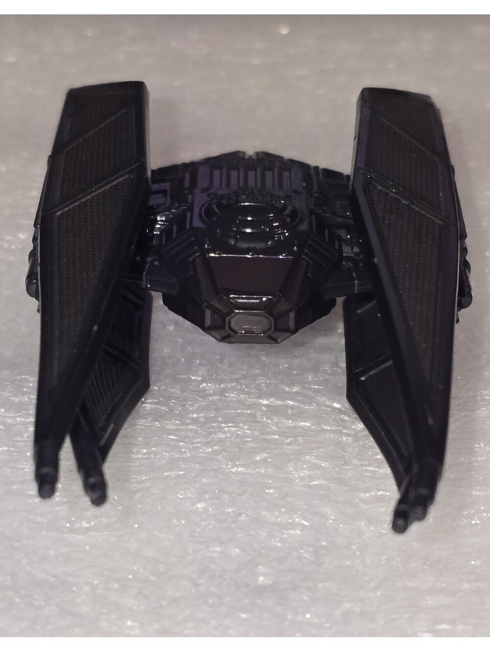 Star Wars Hotwheels Starships Kylo Ren's TIE Silencer 3.75"